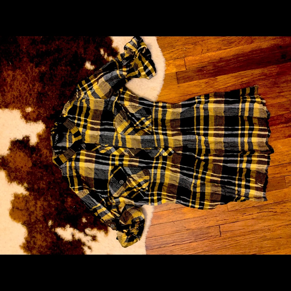 Black and yellow flannel top!